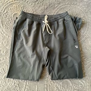 Men’s Vuori Transit Jogger in Charcoal - Barely worn, like new condition
